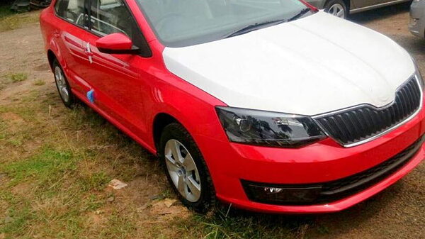 Skoda Rapid facelift snapped undisguised at a dealer yard
